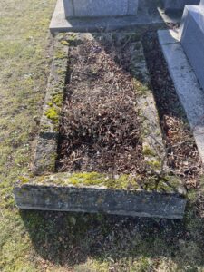 Que risque-t-on si on a une tombe non entretenue ?