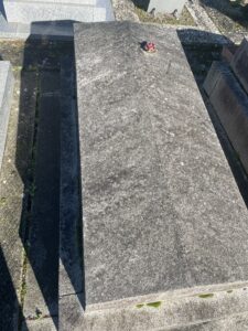 Que faire si personne n’entretient une tombe familiale ?